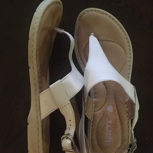 BORN thong sandals size 8